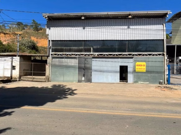 Fachada do galpão comercial à venda em São João Nepomuceno MG na Av. Israel Pinheiro